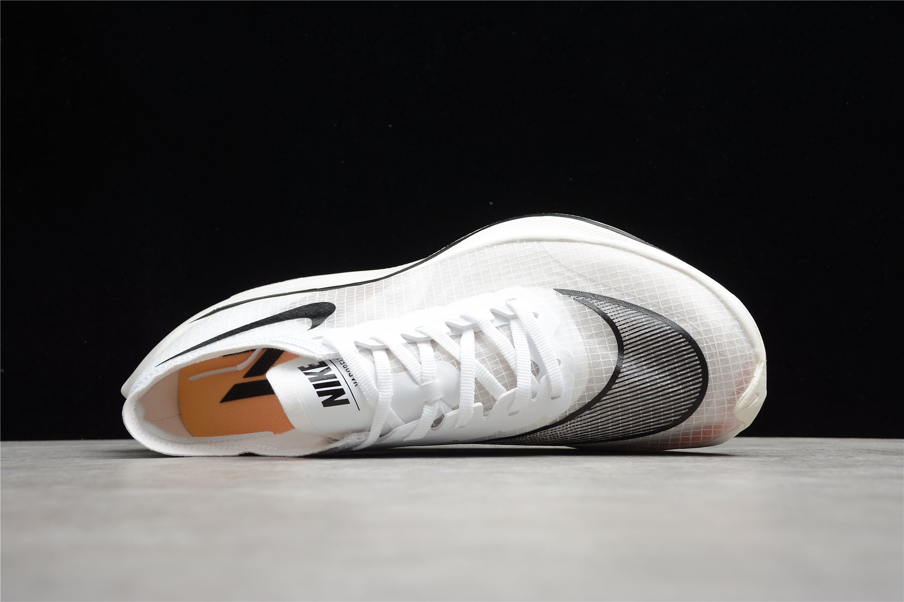 Zoom - Vaporfly Ne - T% 2 White And - Black Unisex Streetwear Limited Edition - ### Nike ZoomX Vaporfly NEXT% 2 The Nike ZoomX Vaporfly NEXT% 2 redefines speed and