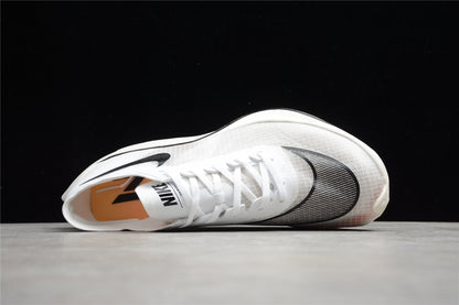 Zoom - Vaporfly Ne - T% 2 White And - Black Unisex Streetwear Limited Edition - ### Nike ZoomX Vaporfly NEXT% 2 The Nike ZoomX Vaporfly NEXT% 2 redefines speed and
