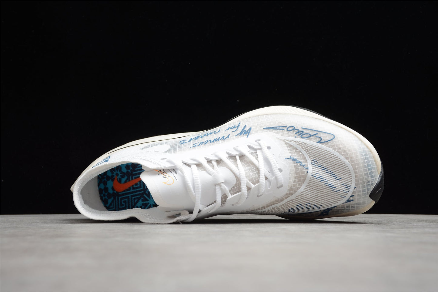 Zoom - Vaporfly Ne - T% 2 And Blue - White Unisex Streetwear Limited Edition - ### Nike ZoomX Vaporfly NEXT% 2 The Nike ZoomX Vaporfly NEXT% 2 is a high-performance