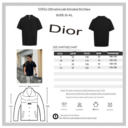 Camiseta negra minimalista de Dior