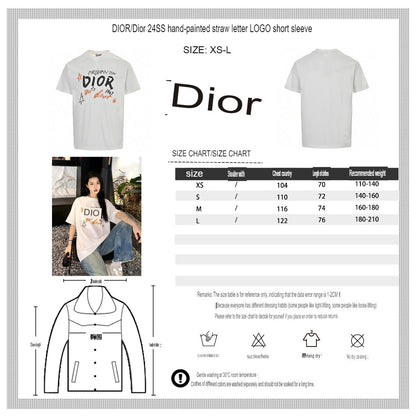 Camiseta blanca con gráfico de Christian Dior.