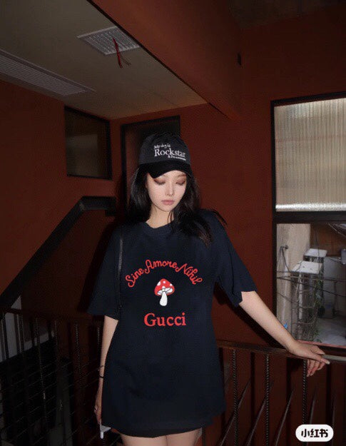 Gucci Mushroom Graphic T-shirt - Black Unisex Streetwear Limited Edition - <p dir='ltr'><span>This Gucci t-shirt features a whimsical mushroom graphic design. The black shirt showcases