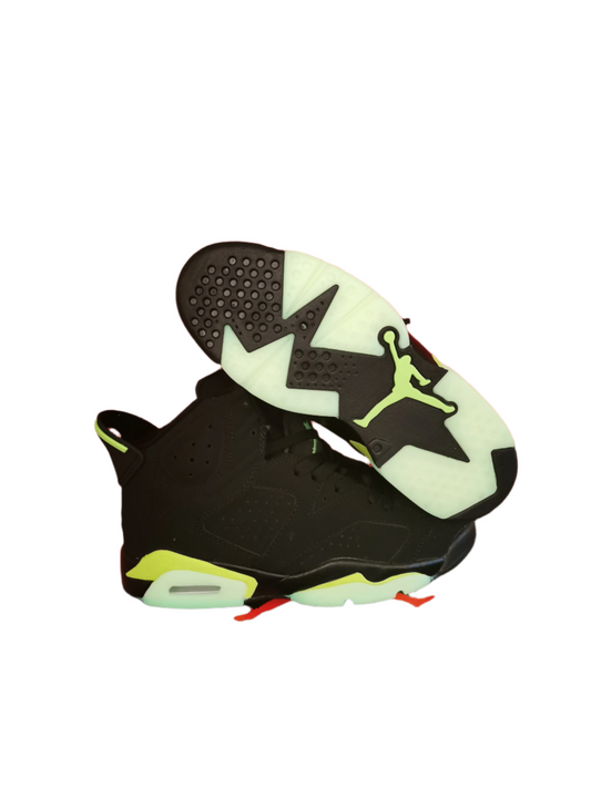 Jordan 6 And Green - Black Unisex Streetwear Limited Edition - The Air Jordan 6 pictured here features a striking and bold design that is sure