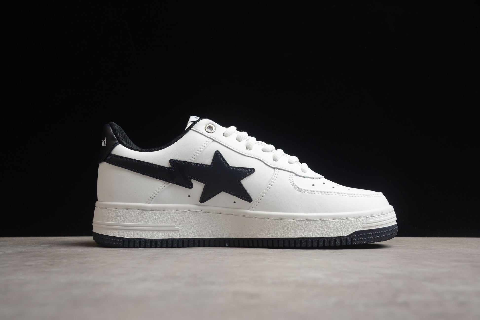BAPE Sta Low-top White And Sneakers - Black Unisex Streetwear Limited Edition - **BAPE STA Low-Top White and Black Sneakers** Step into iconic style with the BAPE STA