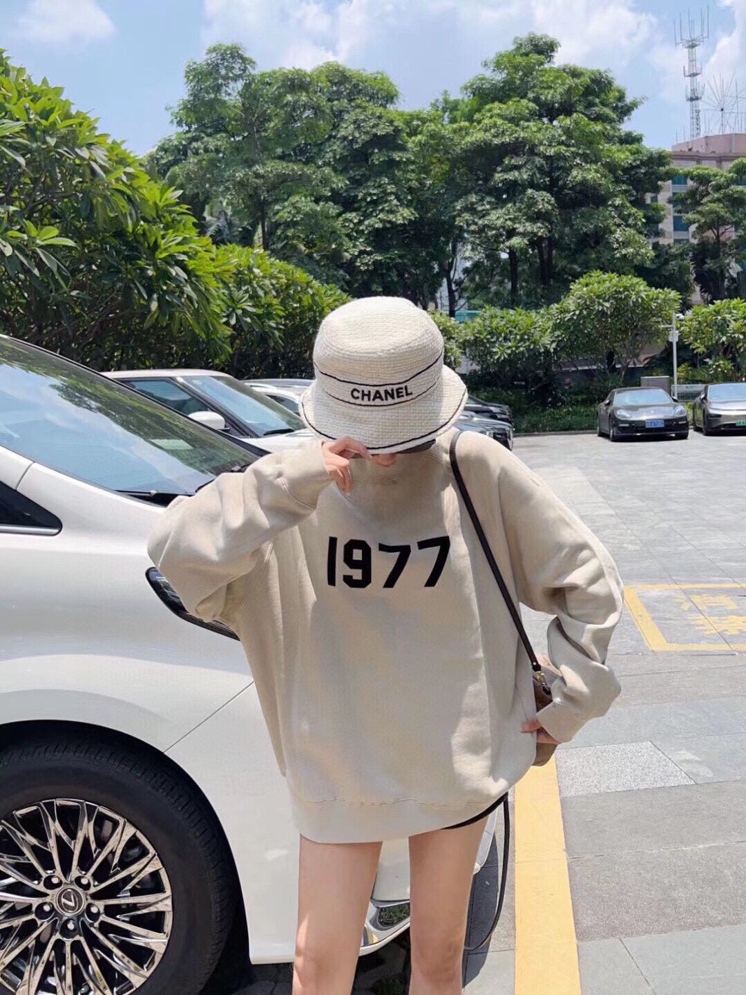 Fear of God Essentials '1977' Sweatshirt - logo - replica sneakers