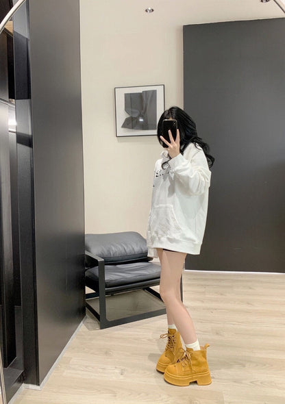 Sudadera blanca con logo de Balenciaga