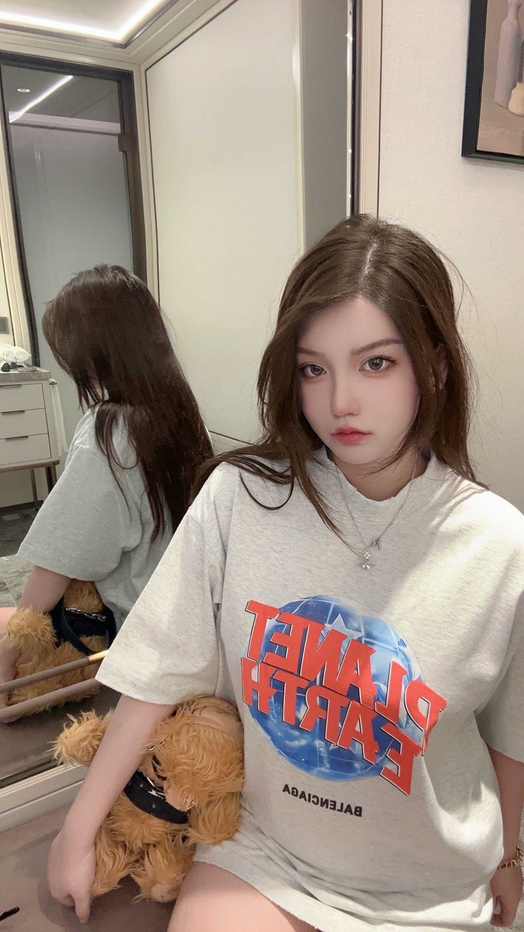 Camiseta Balenciaga Planeta Tierra (Blanca)