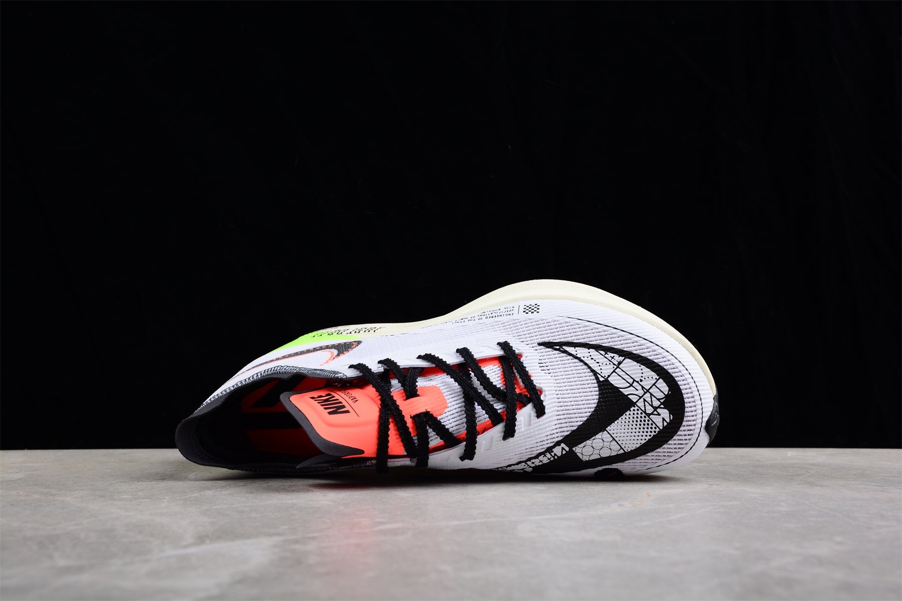 Zoom Vaporfly Ne - T% 2 White And Shoes - Black Unisex Streetwear Limited Edition