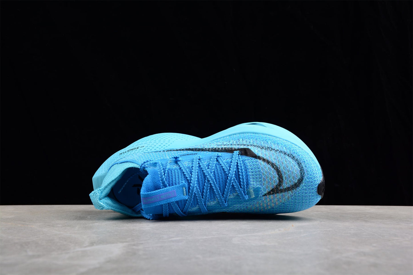 Zoom Alphafly Ne - T% 2 - Blue Unisex Streetwear Limited Edition - The Nike Air Zoom Alphafly NEXT% 2 is a top-tier running shoe engineered for athletes