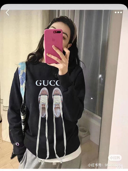 Sudadera negra Gucci con estampado de bailarinas
