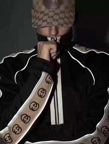 Chaqueta deportiva con rayas y logo GG de Gucci - Negra