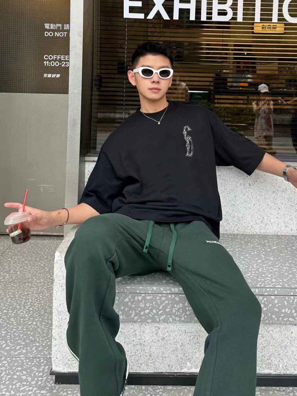 Camiseta Dior con logotipo CD bordado (negra)