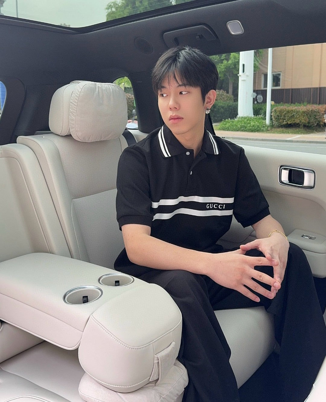 Polo à logo rayé Gucci (noir)