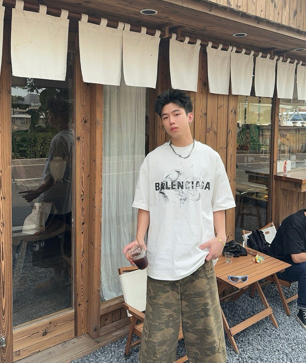 Camiseta Balenciaga con logo estampado ahumado (blanca)