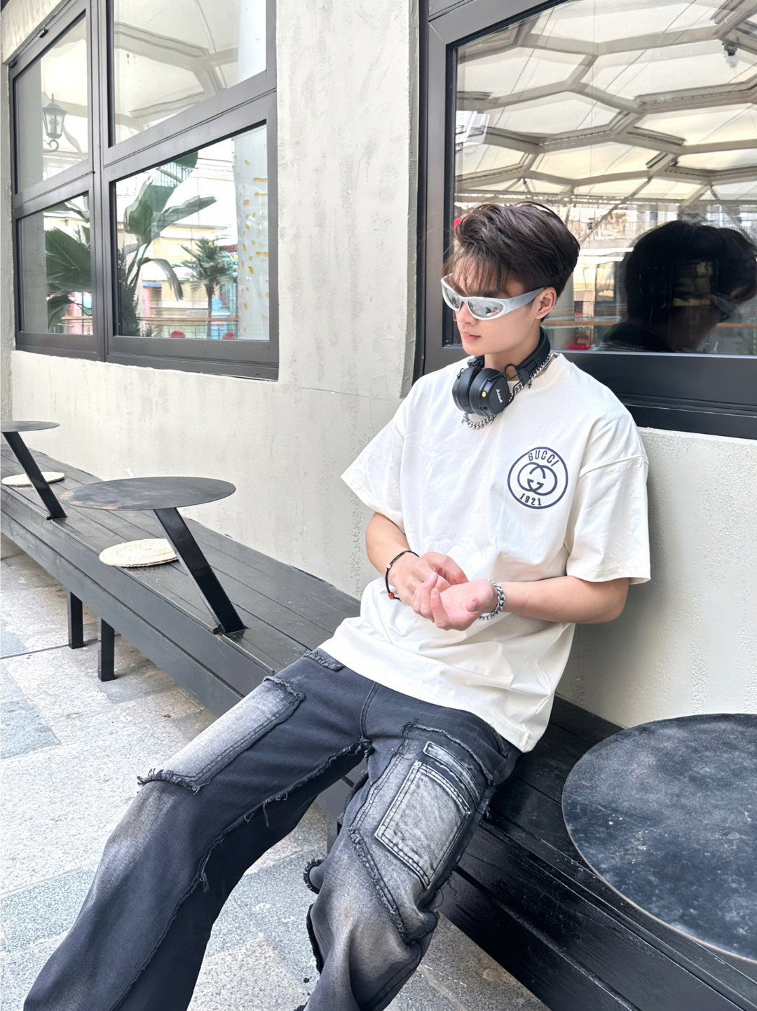 Camiseta con estampado del logo de Gucci 1921 (Beige)