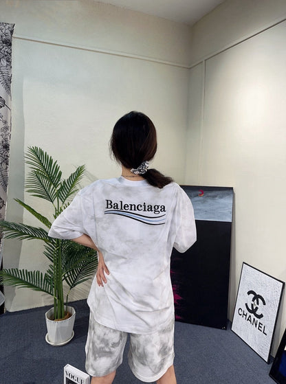Camiseta Balenciaga con logo tie-dye (blanca)