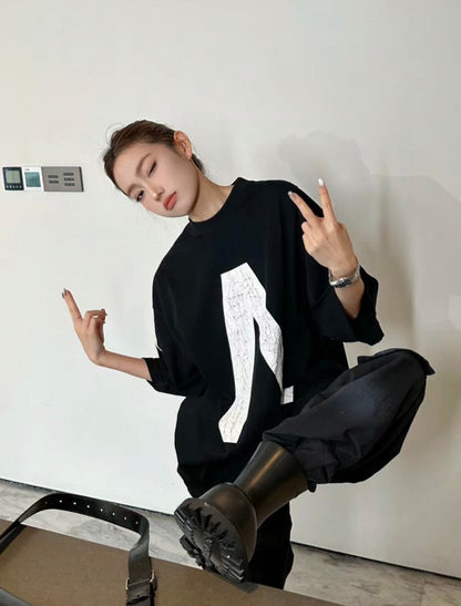 Camiseta gráfica con logo blanco de Balenciaga (negra)