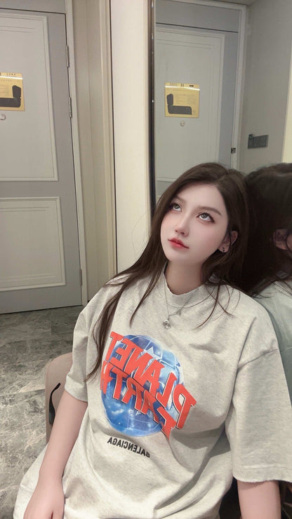 Camiseta Balenciaga Planeta Tierra (Blanca)