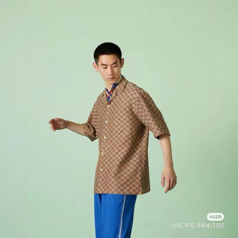 Gucci Gg Monogram Short Sleeve Shirt - Beige Unisex Streetwear Limited Edition - This Gucci shirt features an all-over GG monogram pattern in a classic beige color. The