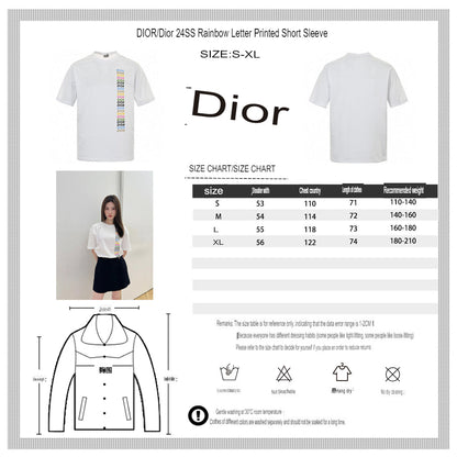 Camiseta Dior - Logotipo vertical multicolor