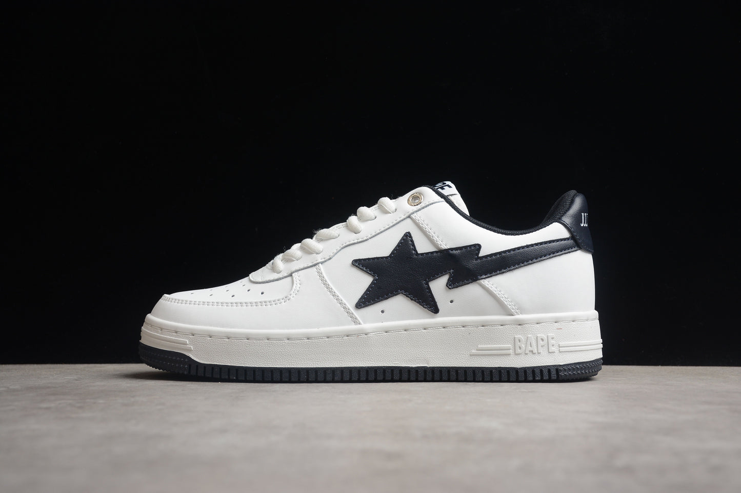 BAPE Sta Low-top White And Sneakers - Black Unisex Streetwear Limited Edition - **BAPE STA Low-Top White and Black Sneakers** Step into iconic style with the BAPE STA
