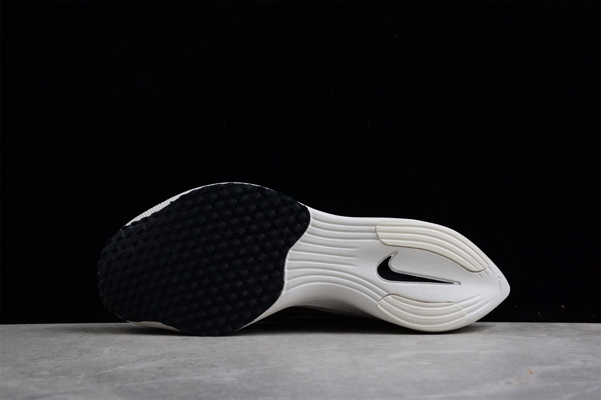 Zoom - Vaporfly Ne - T% 2 White And - Black Unisex Streetwear Limited Edition - ### Nike ZoomX Vaporfly NEXT% 2 C White/Black Experience elite performance with the Nike ZoomX
