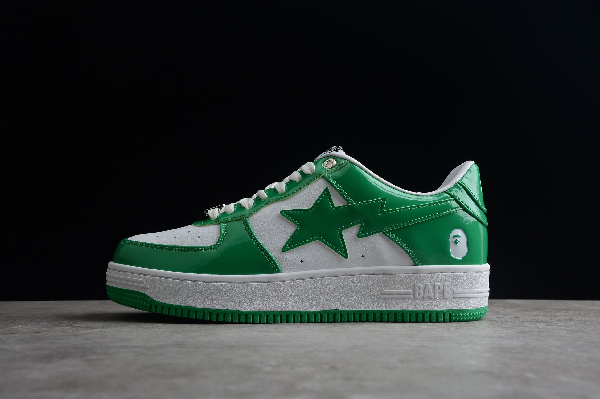 BAPE Sta Low-top Green And Sneakers - White Unisex Streetwear Limited Edition - **BAPE STA Low-Top Green and White Sneakers** Add a vibrant touch to your sneaker collection