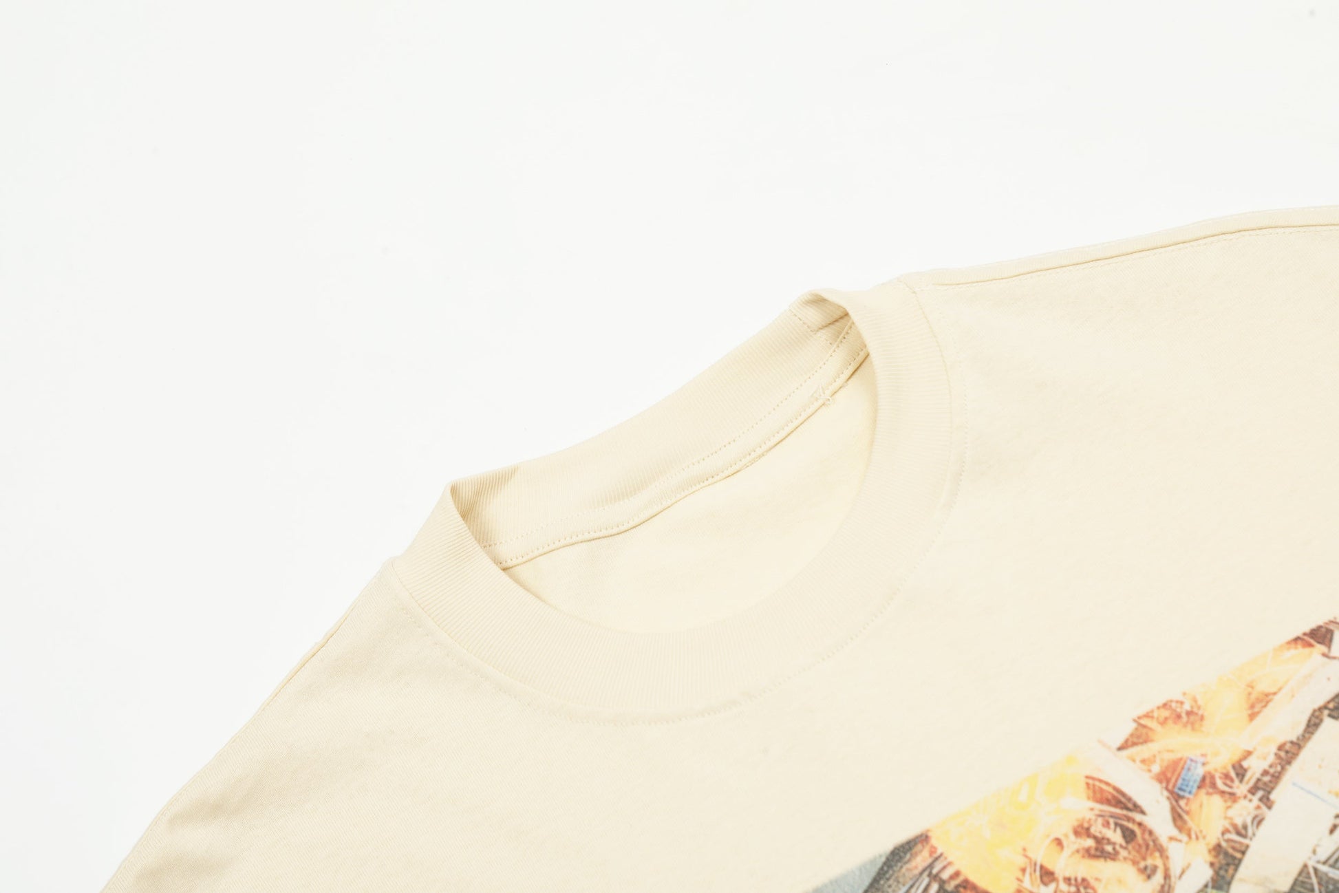 GALLERY Dept T-Shirt - White Unisex Streetwear Limited Edition - Introducing the Gallery Dept. Vintage-Inspired Graphic T-Shirt, a must-have for any streetwear enthusiast. This T-shirt
