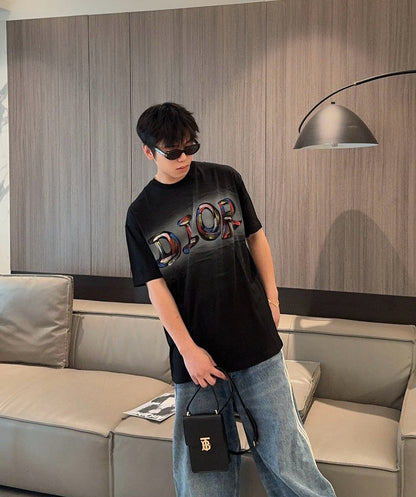 Camiseta con el logo artístico de Dior (negra)