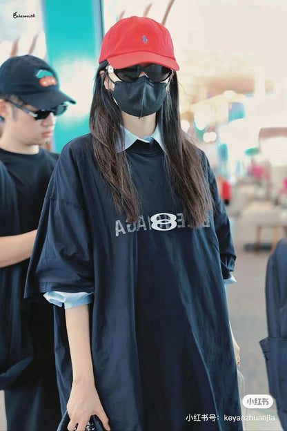 Camiseta negra con logo reflectante de Balenciaga