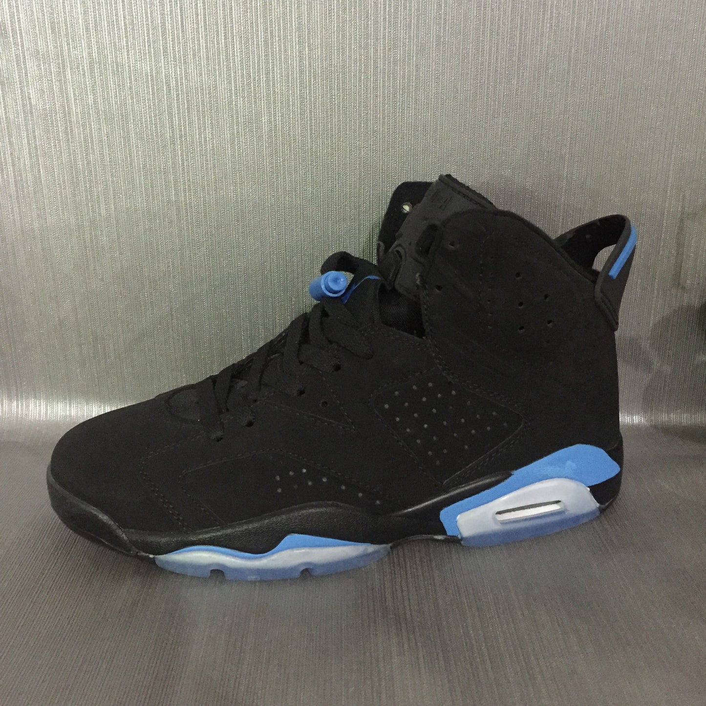 Jordan 6 Retro 'black University Blue' Unisex Streetwear Limited Edition - Introducing the Air Jordan 6 Retro 'Black University Blue,' a sneaker that masterfully blends classic