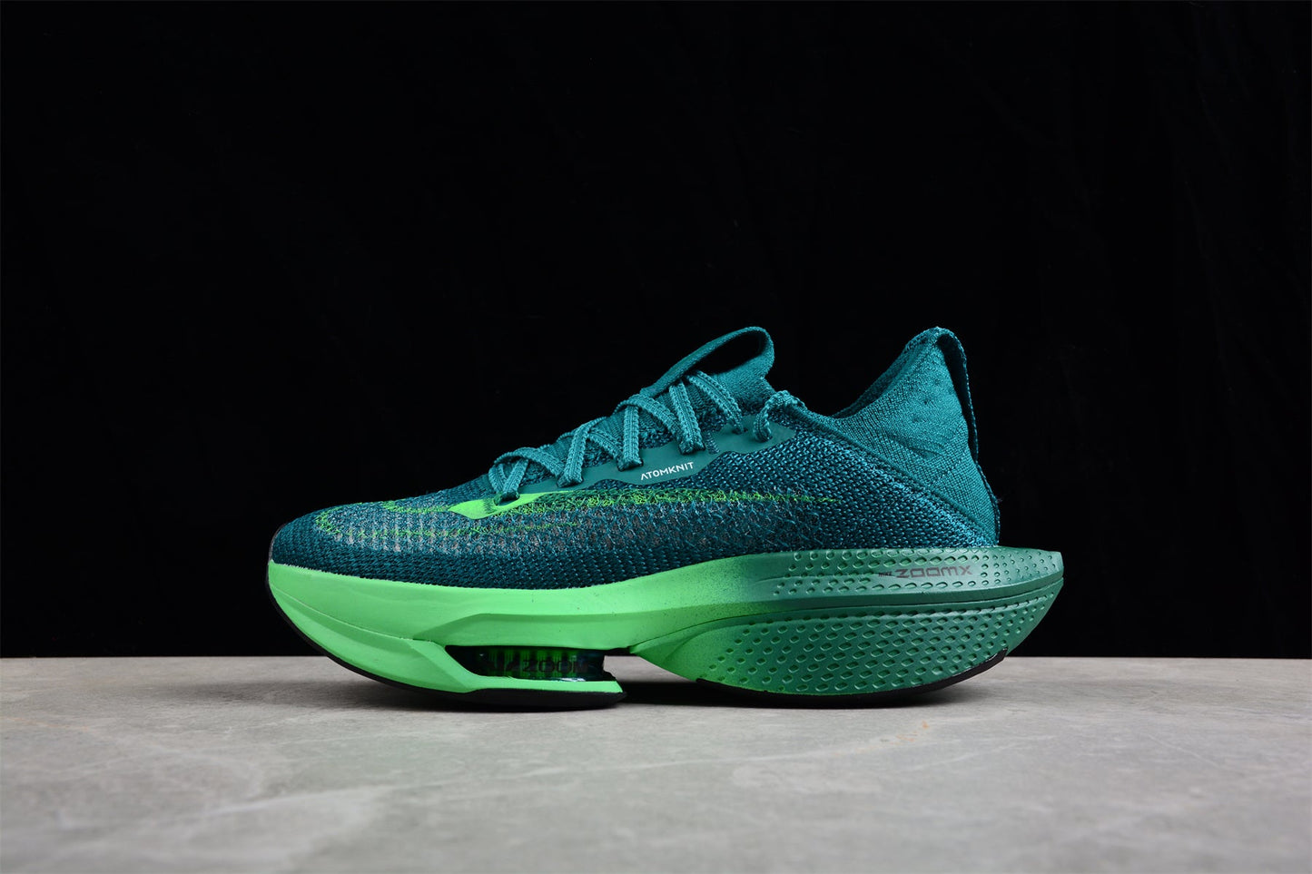 Zoom Alphafly Ne - T% 2 Shoes - Green Unisex Streetwear Limited Edition - Introducing the Zoom Alphafly NEXT%, a game-changer in the world of running shoes. This dynamic