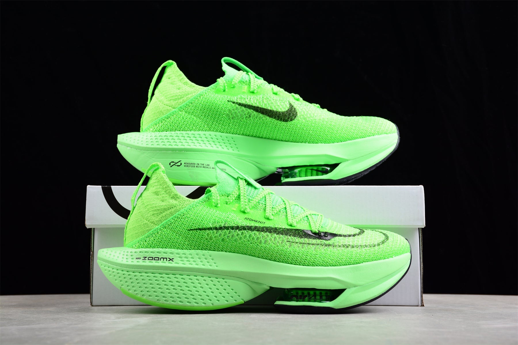Zoom Alphafly Ne - T% 2 - Green Unisex Streetwear Limited Edition - The Nike Air Zoom Alphafly NEXT% 2 in vibrant green is a premier running shoe