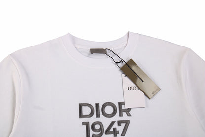 Dior 1947 T-shirt - - White Unisex Streetwear Limited Edition - <span>This Dior t-shirt in white showcases the iconic 'DIOR 1947' text on the front. The