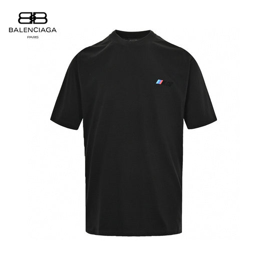 Balenciaga T-shirt - Black Unisex Streetwear Limited Edition - This Balenciaga t-shirt features a sleek black design. The front is adorned with a small,