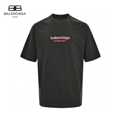 Balenciaga T-shirt - Black Unisex Streetwear Limited Edition - This Balenciaga t-shirt features a minimalist black design. The front is adorned with the Balenciaga