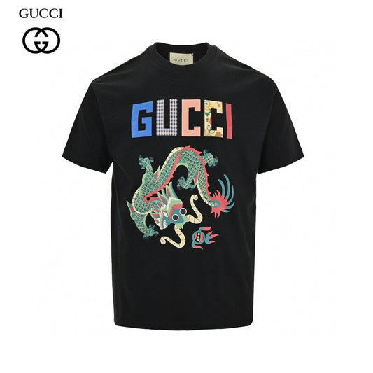 Gucci Dragon Graphic T-shirt (black) Unisex Streetwear Limited Edition - This black Gucci T-shirt features a striking dragon graphic, making it a standout piece in
