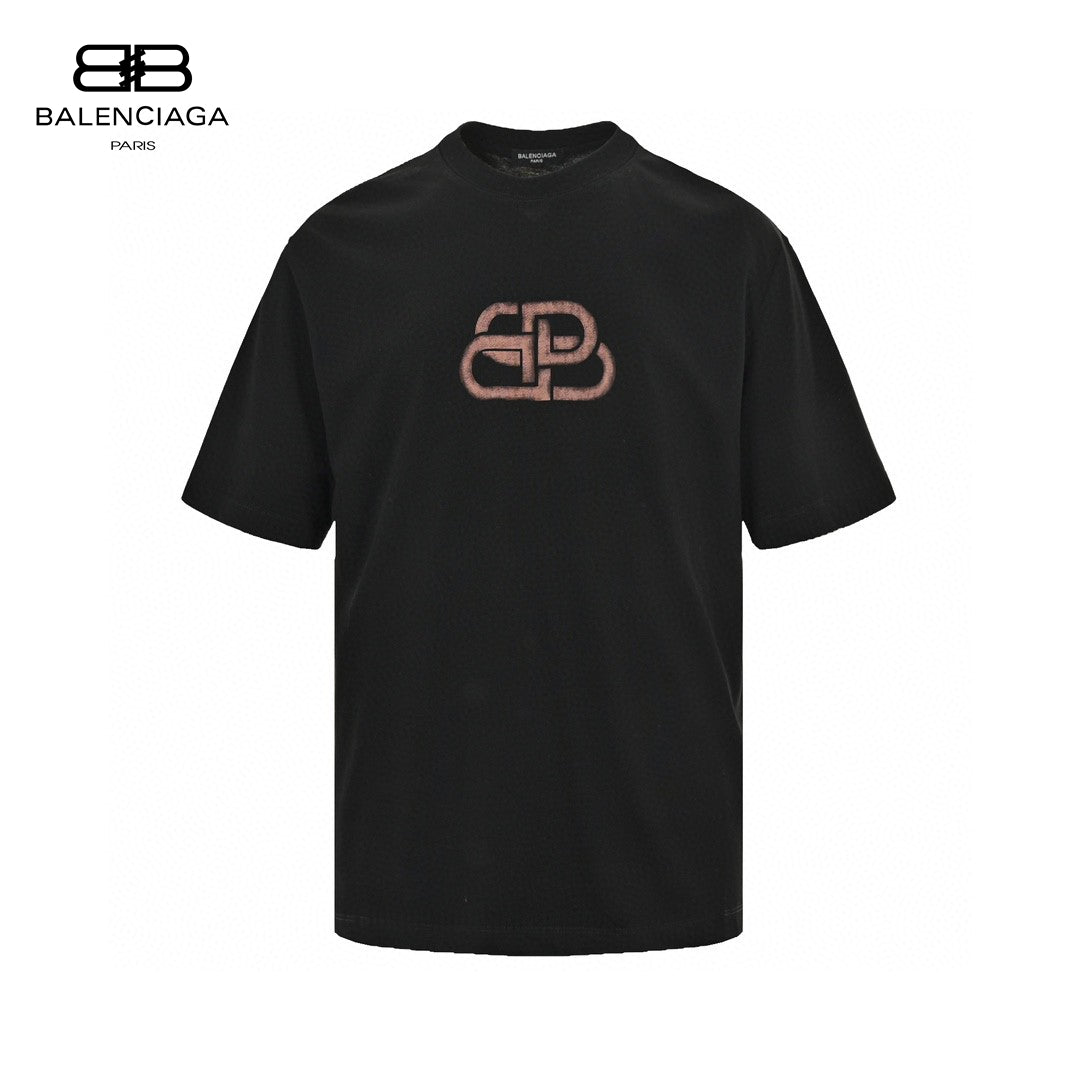 Balenciaga Logo T-shirt Unisex Streetwear Limited Edition - This Balenciaga t-shirt showcases a plush logo design on the chest. Crafted from high-quality cotton,