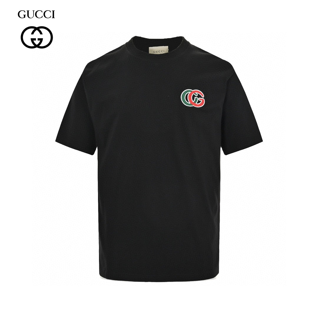 Gucci Interlocking Gg T-shirt - Black Unisex Streetwear Limited Edition - This Gucci t-shirt features a minimalist design with the interlocking GG logo in green and