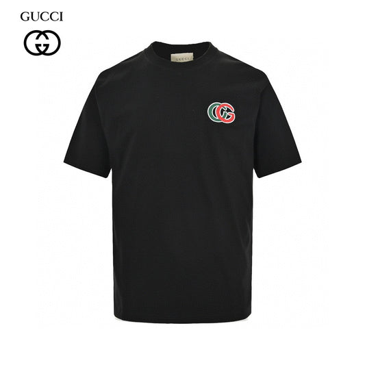 Gucci Interlocking Gg T-shirt - Black Unisex Streetwear Limited Edition - This Gucci t-shirt features a minimalist design with the interlocking GG logo in green and