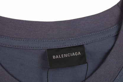 CAMISETA MINIMALISTA AZUL DE BALENCIAGA