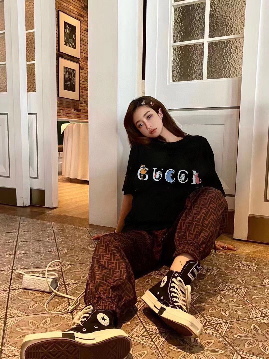 Camiseta Gucci Mushroom Cluster (Negra)