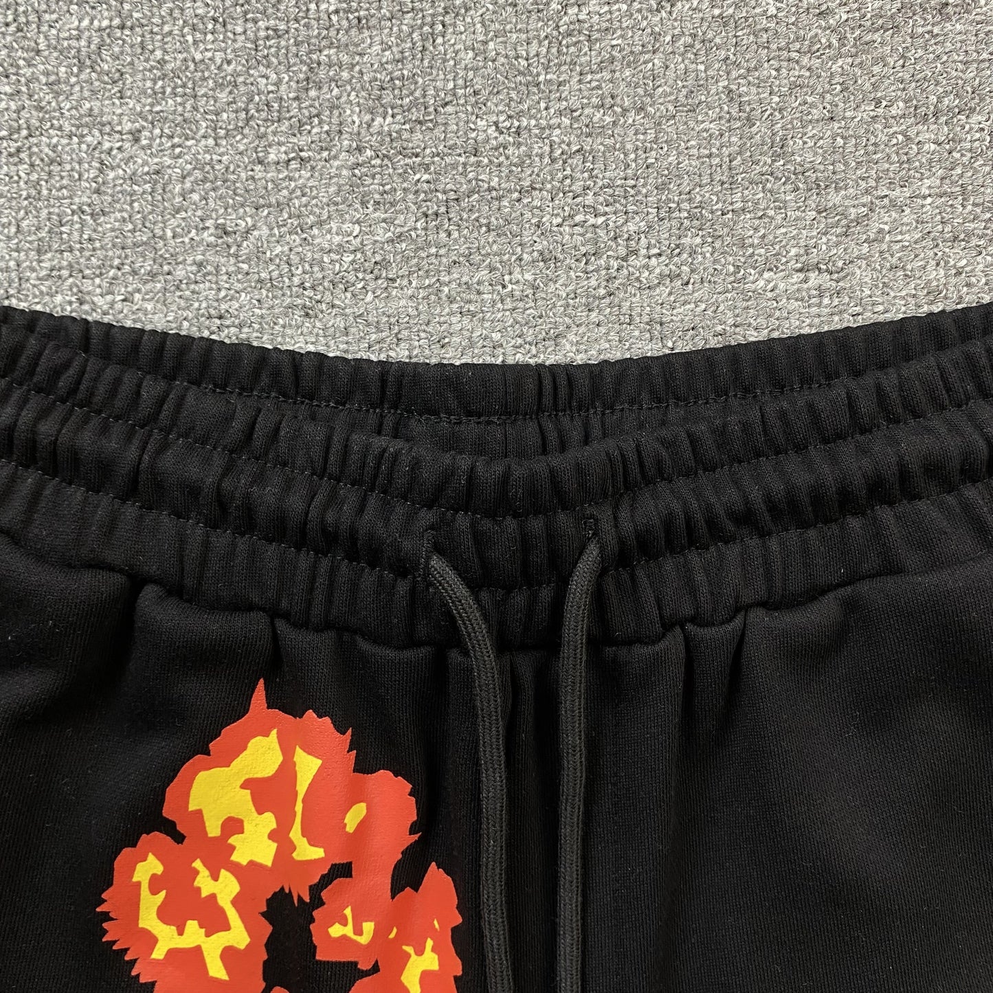 DENIM Tears - Offset Cotton Wreath Shorts - Black Unisex Streetwear Limited Edition