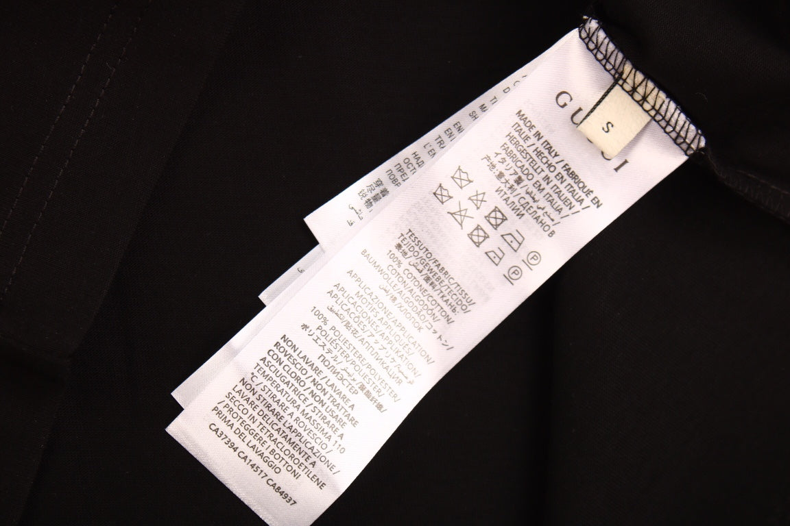 Camiseta Gucci con logotipo gráfico (negra)