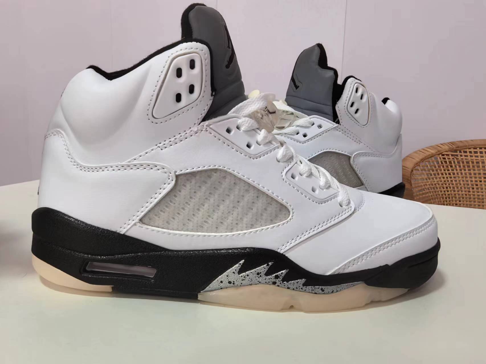JORDAN 5 Retro White - - Black Unisex Streetwear Limited Edition