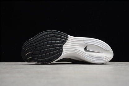 Zoom - Vaporfly Ne - T% 2 And White - Black Unisex Streetwear Limited Edition - ### Nike ZoomX Vaporfly NEXT% 2 The Nike ZoomX Vaporfly NEXT% 2 is designed for