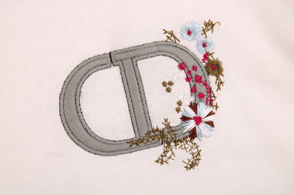 Dior T-shirt With Floral Cd Logo - White Unisex Streetwear Limited Edition - <p dir='ltr'><span>This Dior t-shirt features a floral CD logo design. It is white with