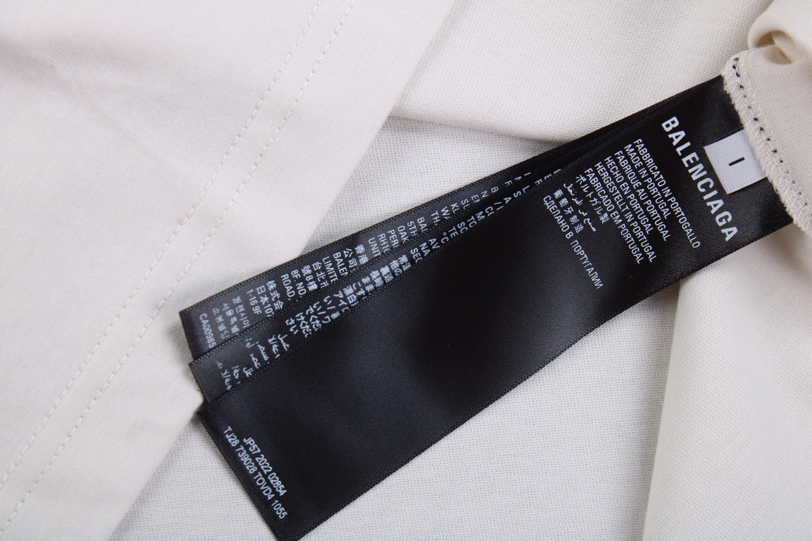 CAMISETA MINIMALISTA BLANCA DE BALENCIAGA