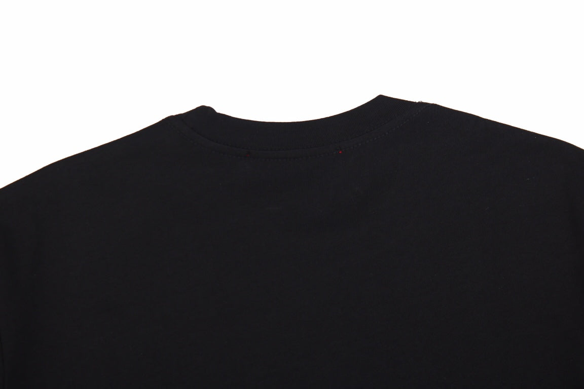 Gucci 1921 Logo T-shirt - Black Unisex Streetwear Limited Edition - <p dir='ltr'><span>Black t-shirt featuring a bold 'GUCCI' logo with a retro-inspired '1921' banner design