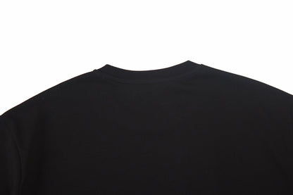 Gucci Rainbow Lightning T-shirt (black) Unisex Streetwear Limited Edition - <span>Vibrant black t-shirt featuring a bold, rainbow-colored Gucci logo with lightning bolt accents. Crafted from